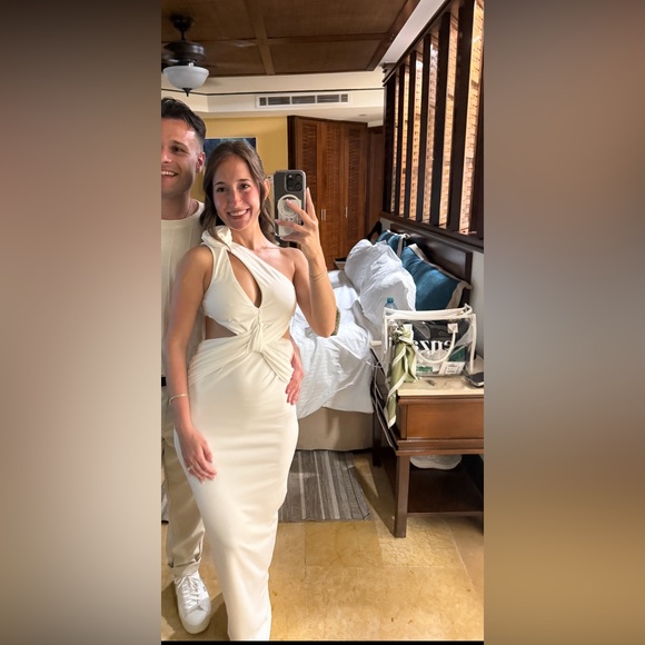 Peppermayo White Maxi Dress - Picture 1 of 4